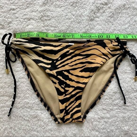 Victoria’s Secret Bikini Bottoms - Picture 9 of 14